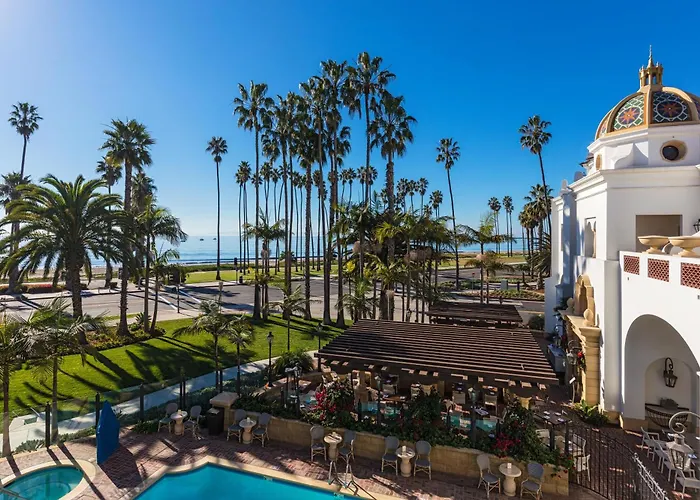 Pet Friendly hotel: Santa Barbara Inn