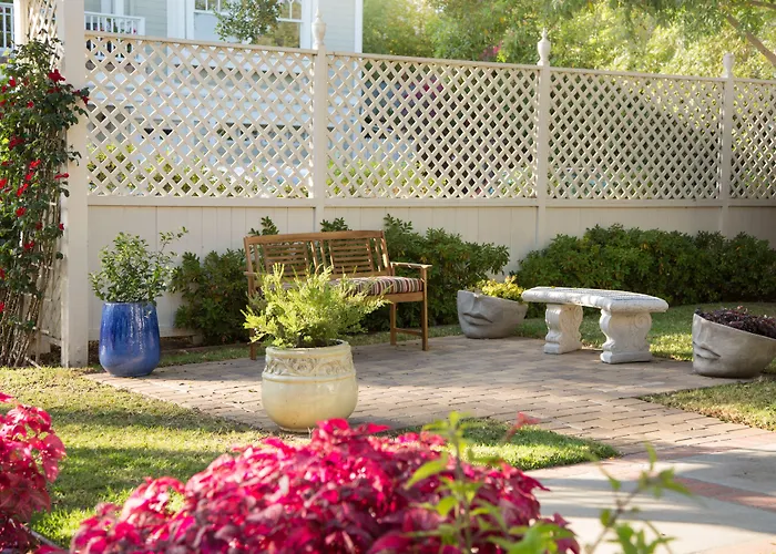 Cheshire Cat Inn & Cottages